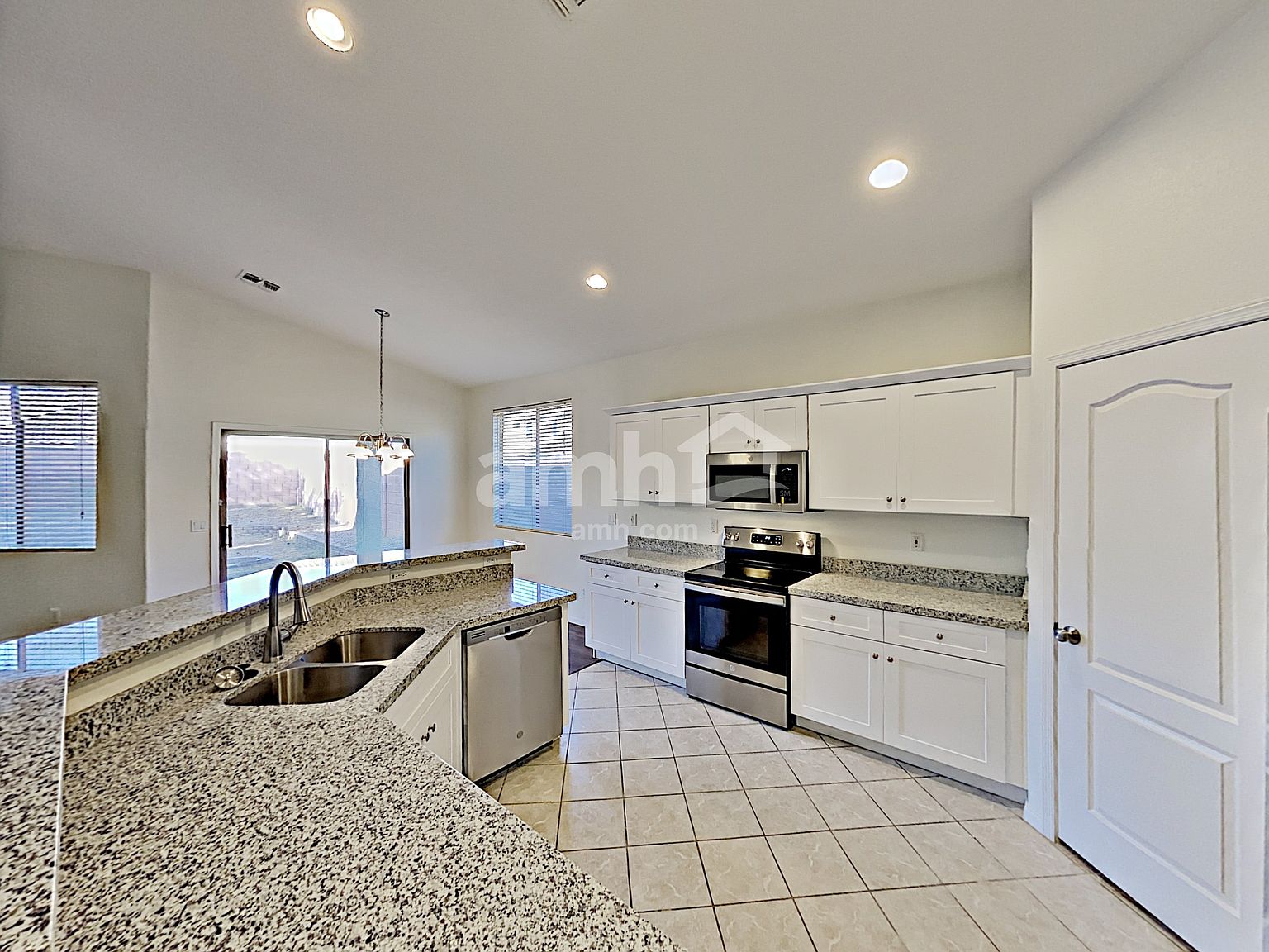 10214 E Javelina Ave photo 3