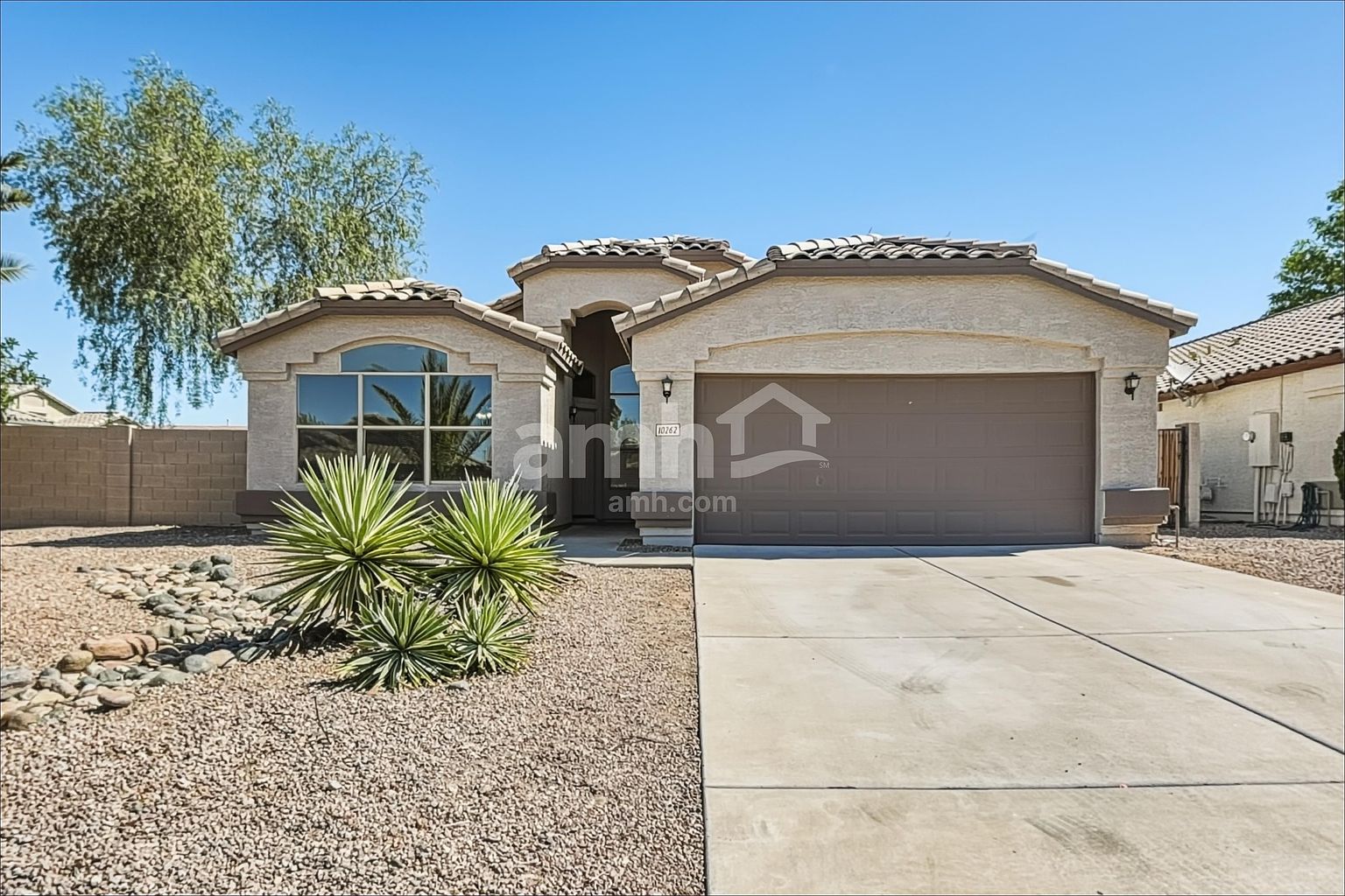 10262 W Patrick Ln Peoria, AZ 85383 photo 2