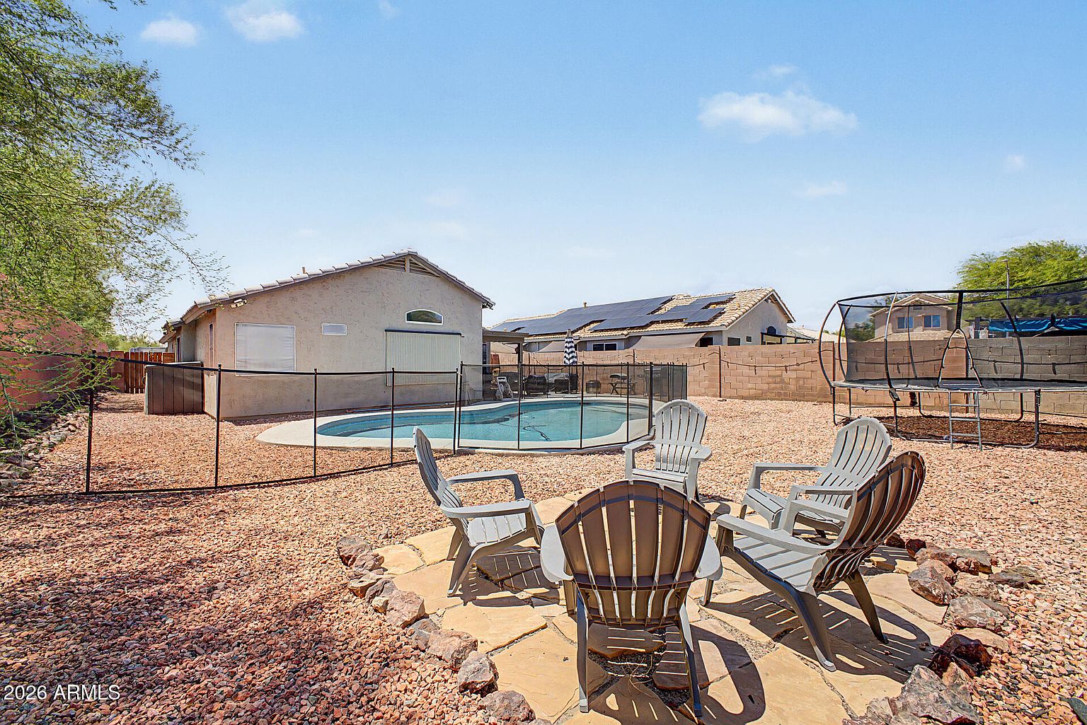 1119 E Pontiac Dr photo 5