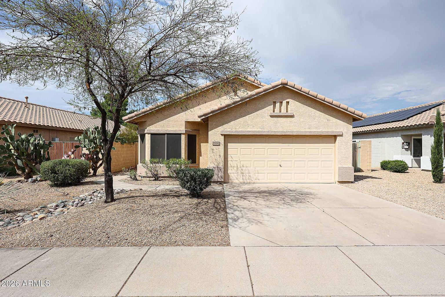 25242 N 40th Ln Phoenix, AZ 85083 photo 2