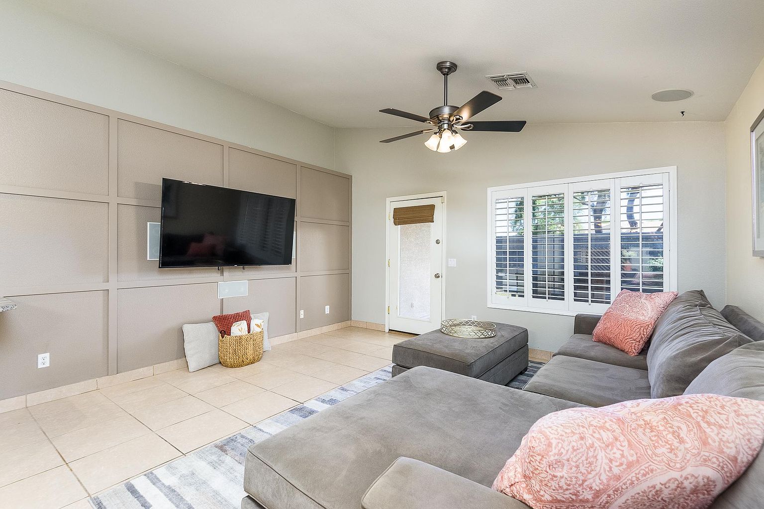 8161 W Pontiac Dr Peoria, AZ 85382 photo 2