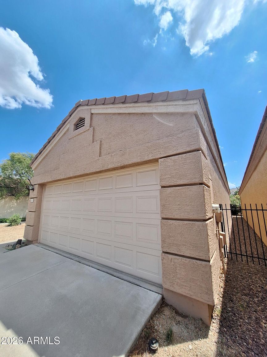 3307 E Fremont Rd photo 3