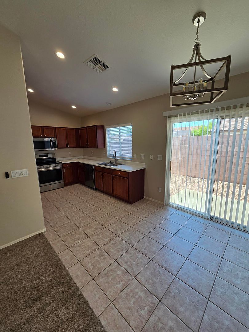 6712 E Riverdale St Mesa, AZ 85215 photo 4