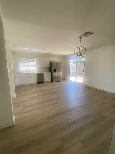 5261 E Flower Ave photo 4