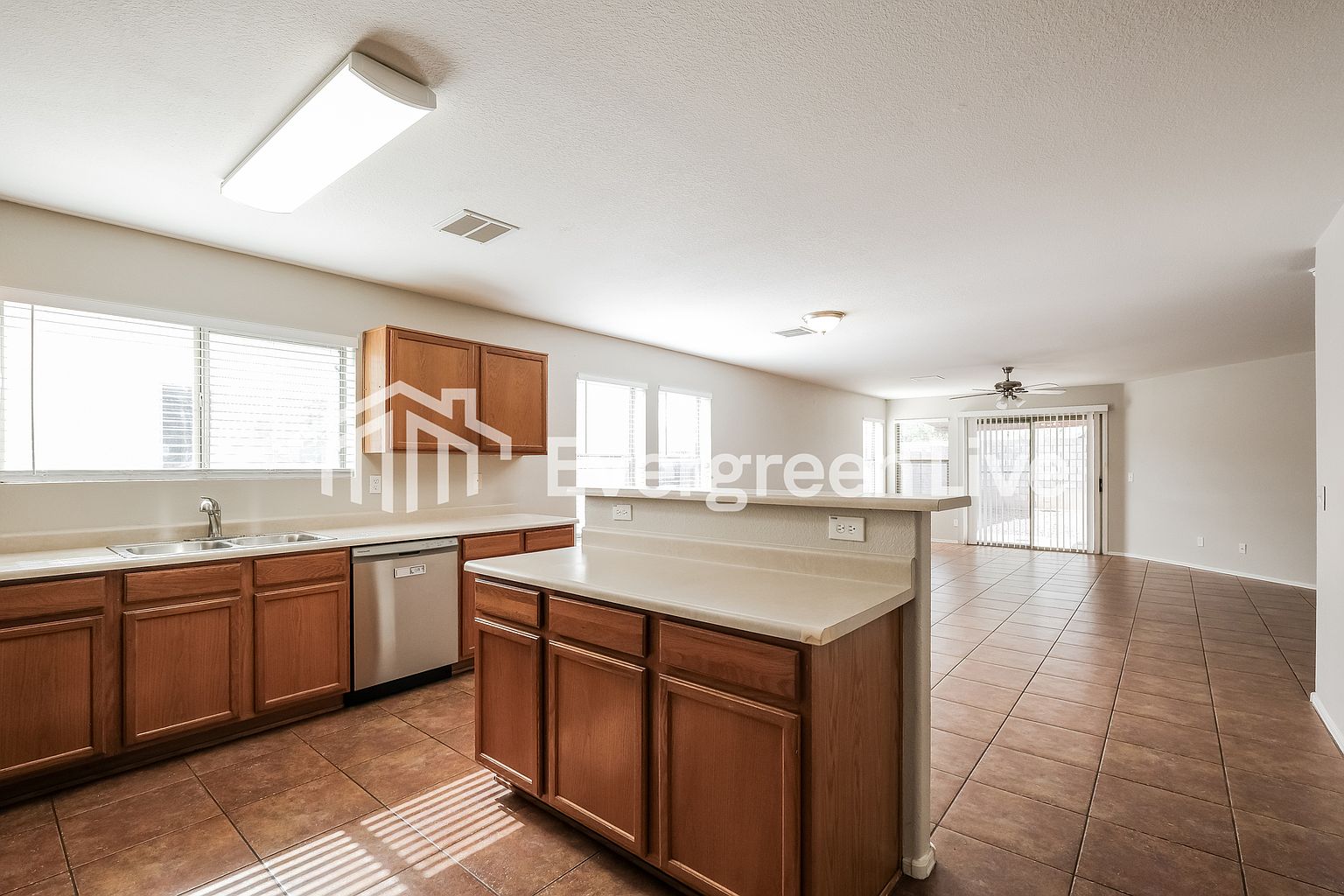 8053 W Caron Dr photo 5