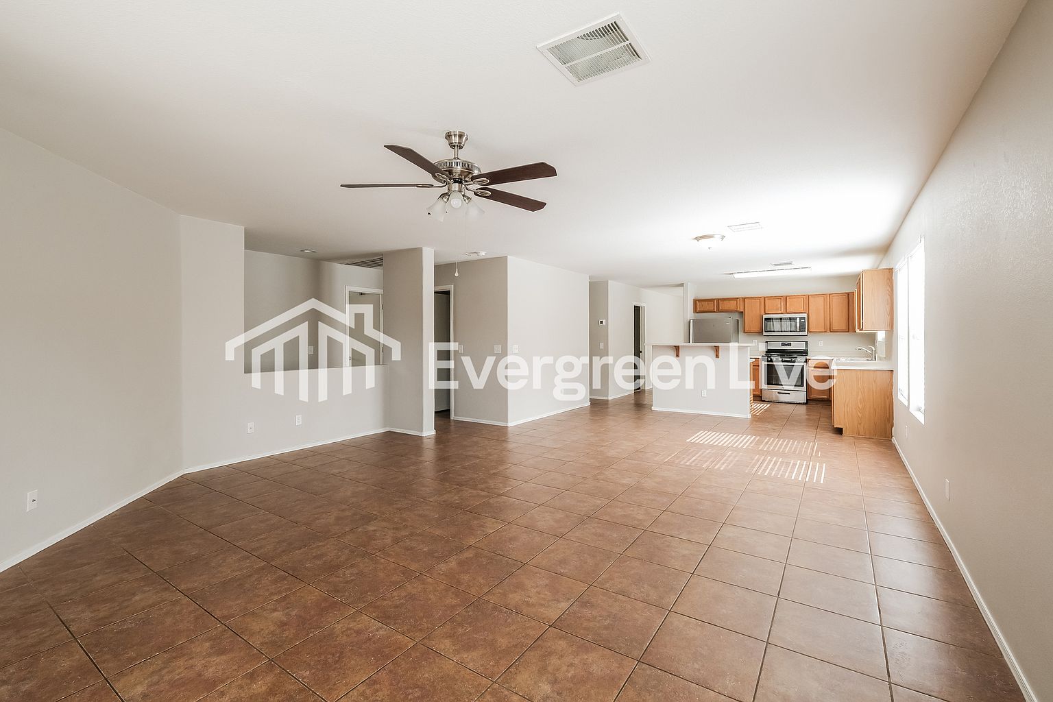 8053 W Caron Dr photo 4
