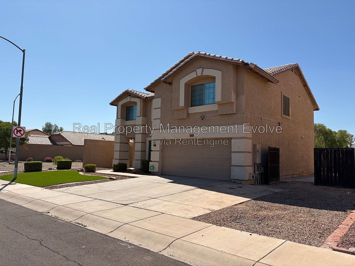 6903 W Lawrence Ln photo 2