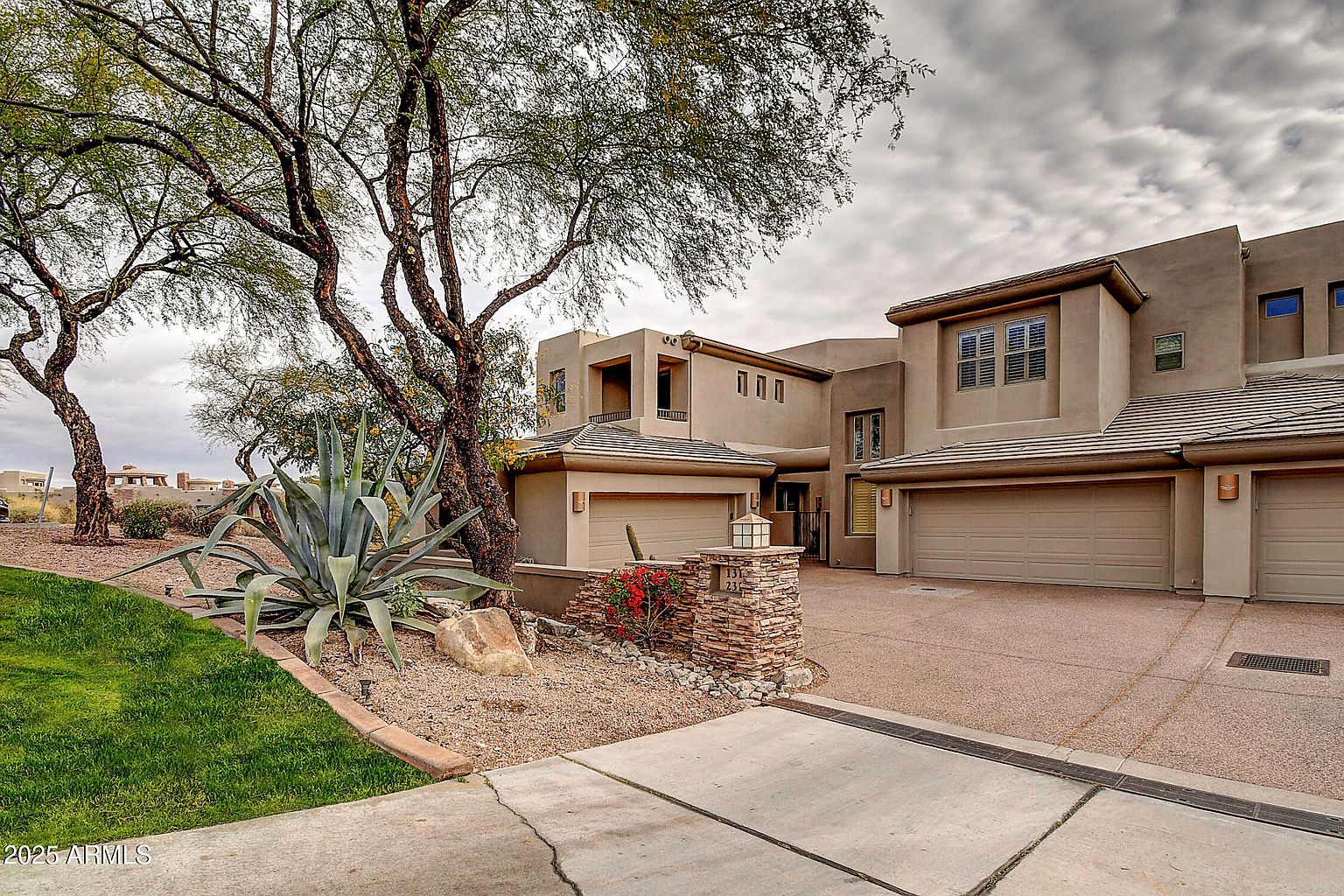 14850 E Grandview Dr photo 2