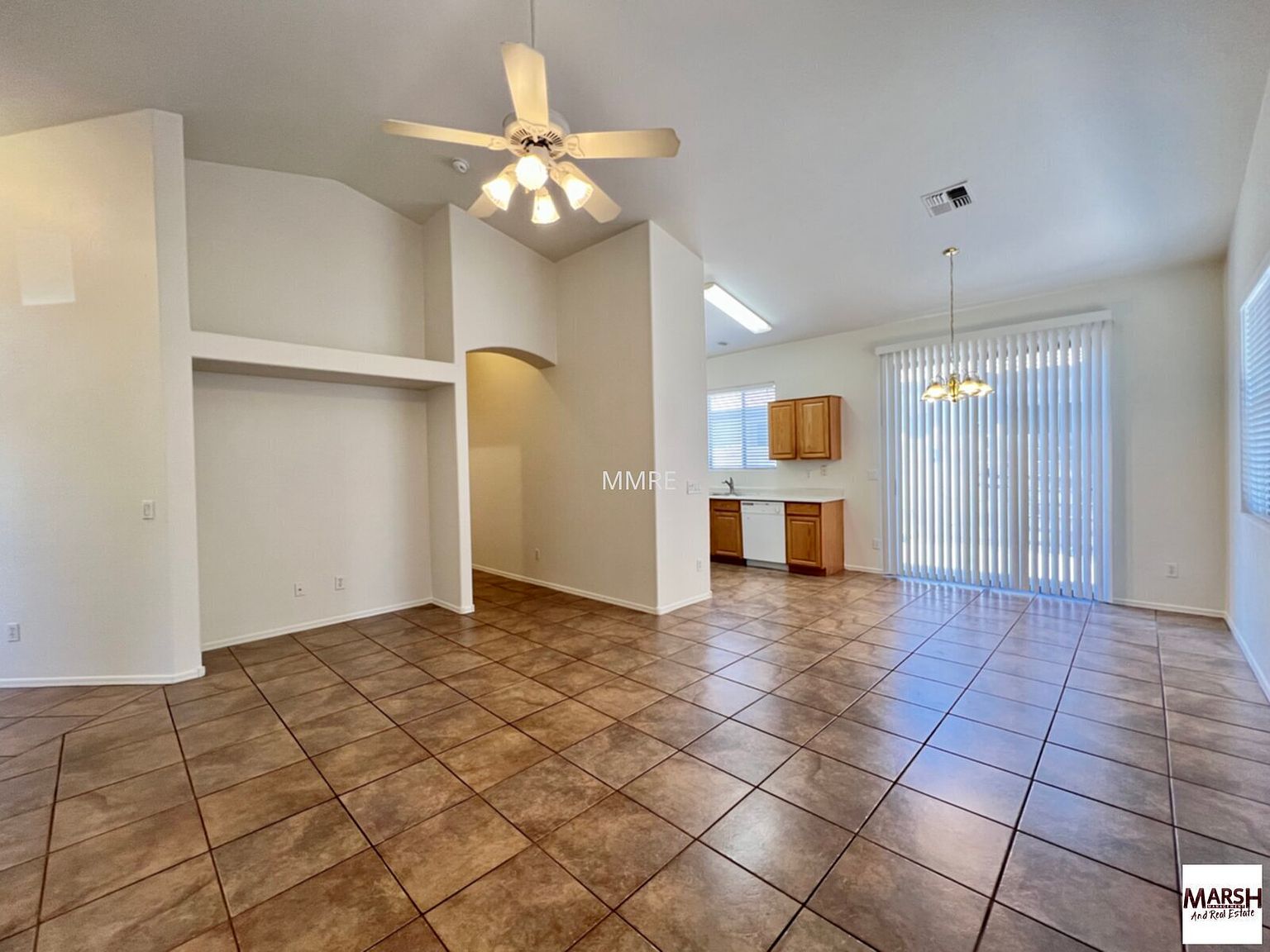 8952 E Crescent Ave photo 4