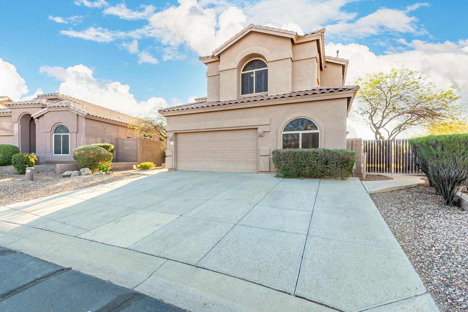 3553 N Barron Cir photo 2