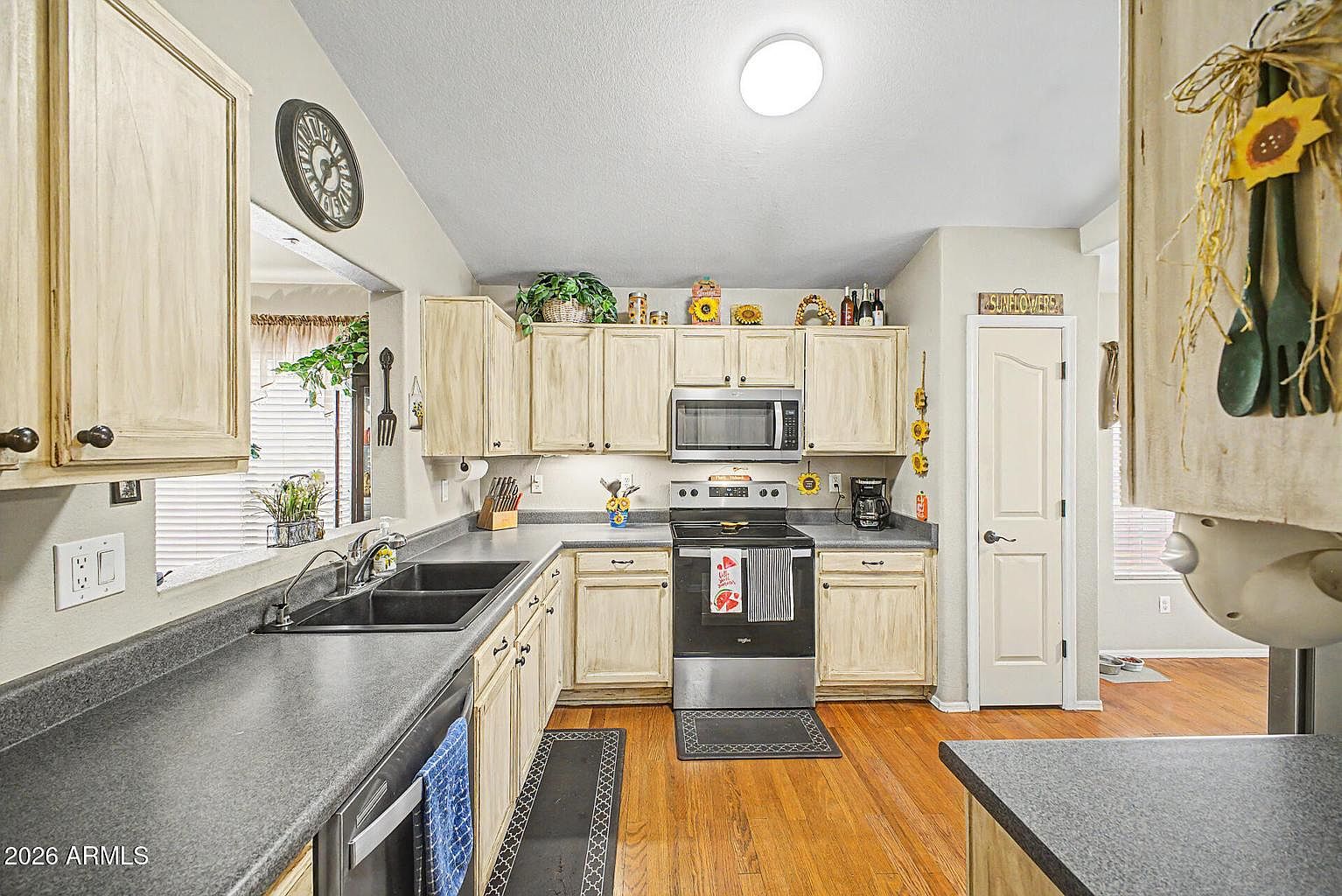 408 N Opal photo 3