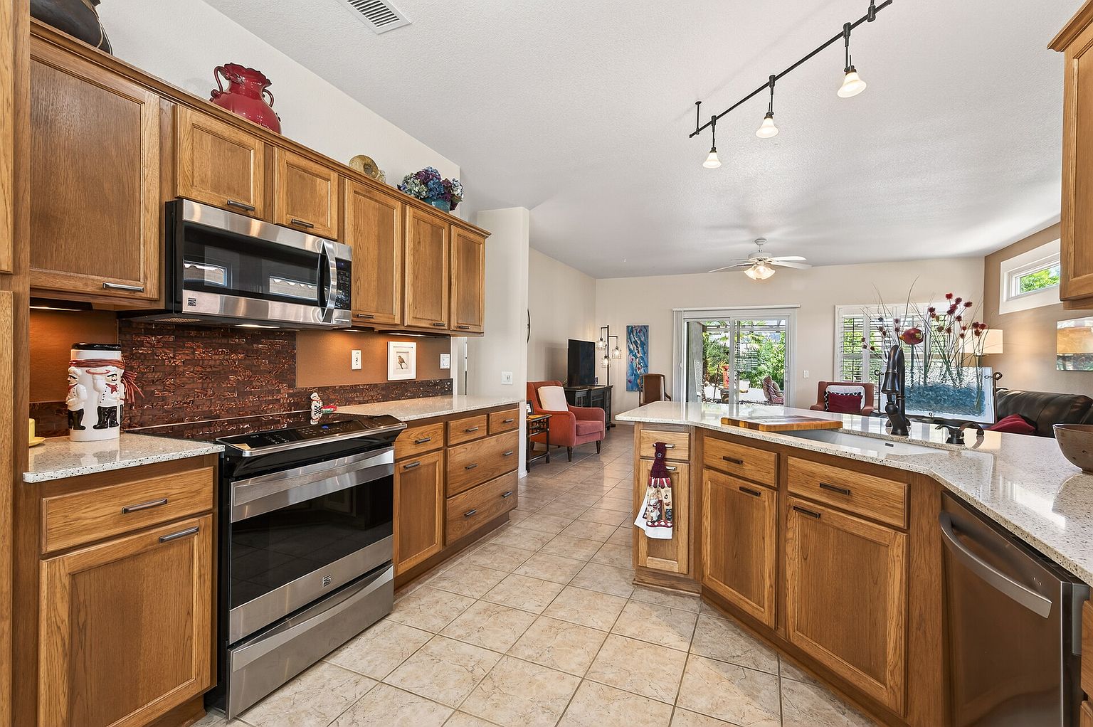 15818 W Lahlum Ln photo 2