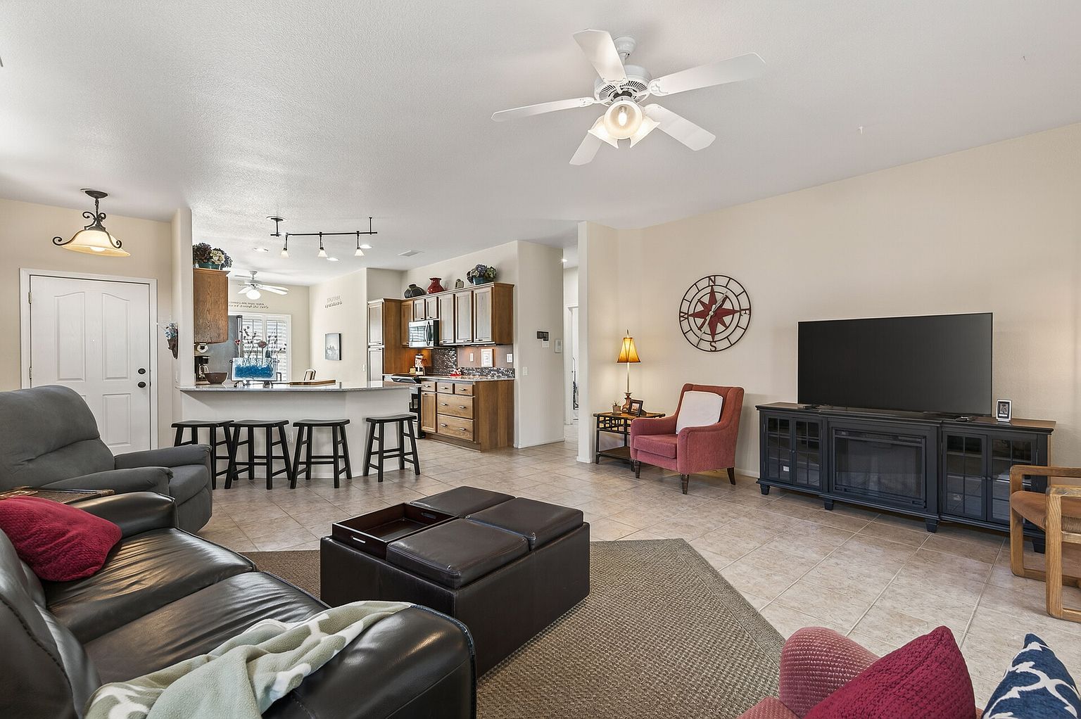 15818 W Lahlum Ln photo 5
