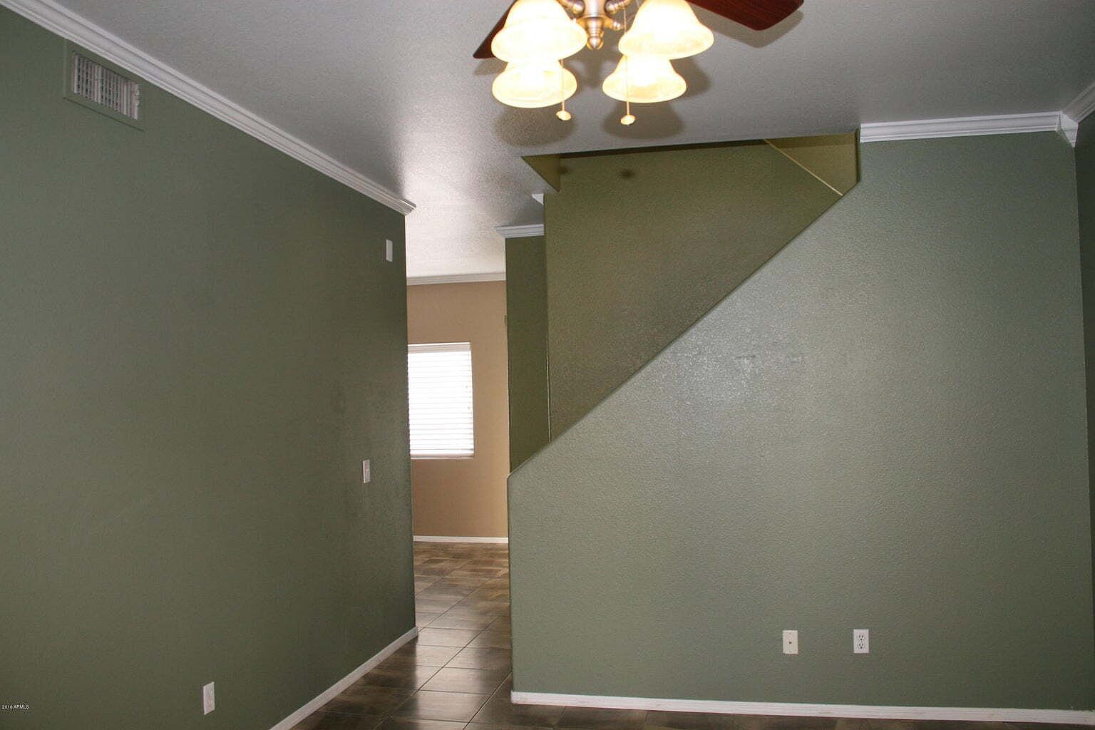 1013 W Westchester Ave photo 4