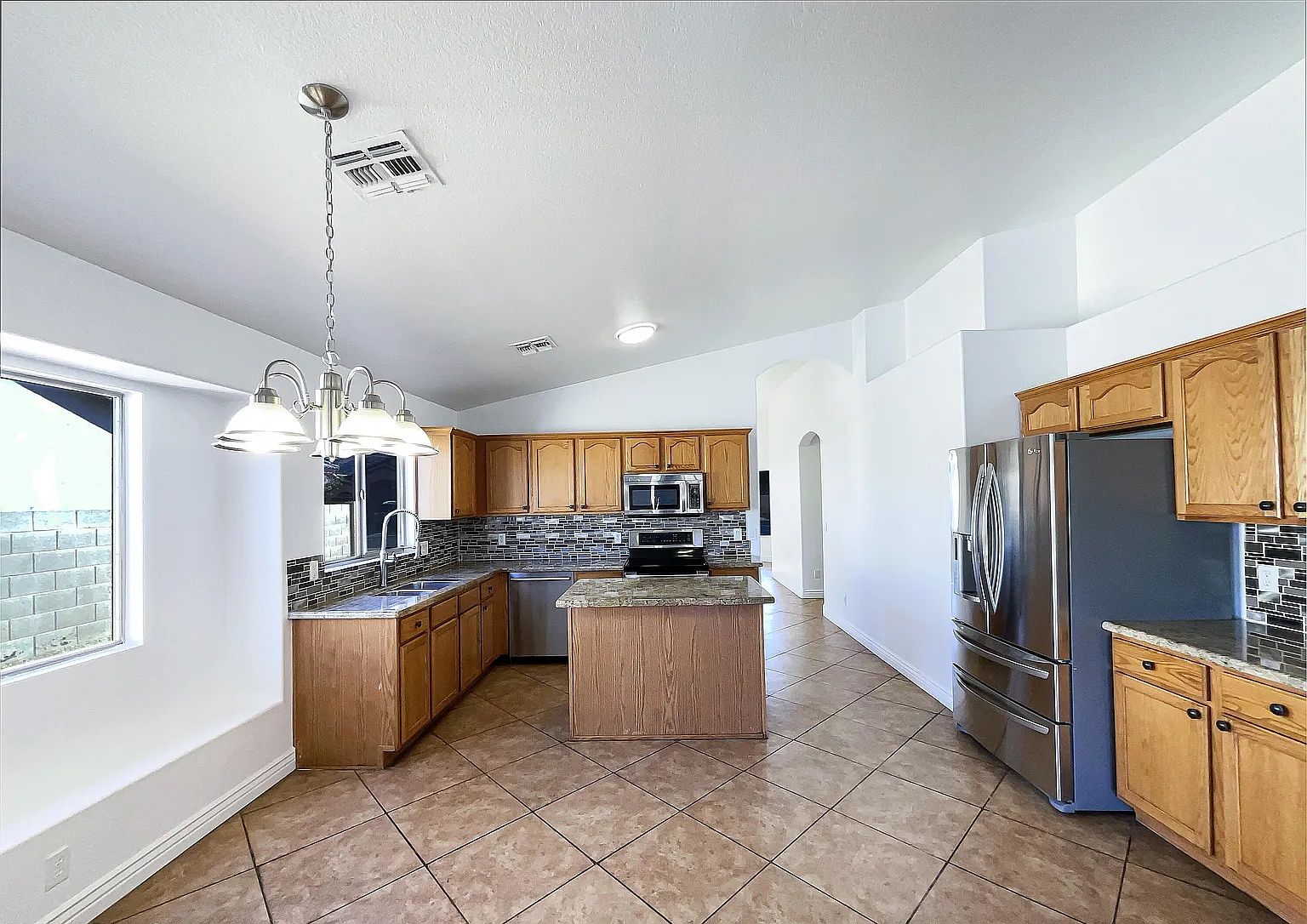 1708 E Francisco Dr photo 2