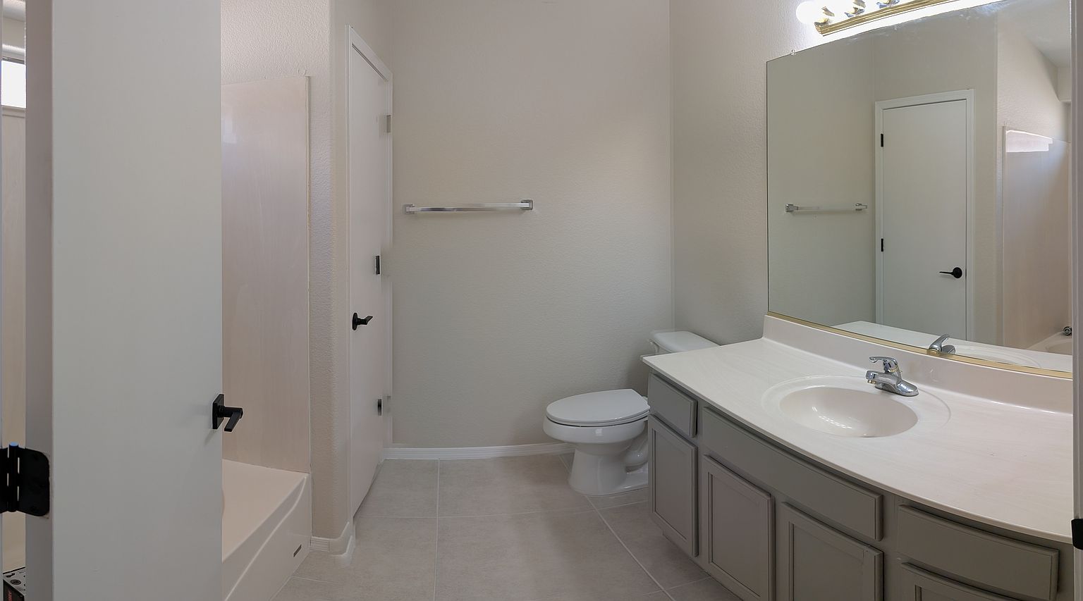 1695 E Los Alamos St photo 3