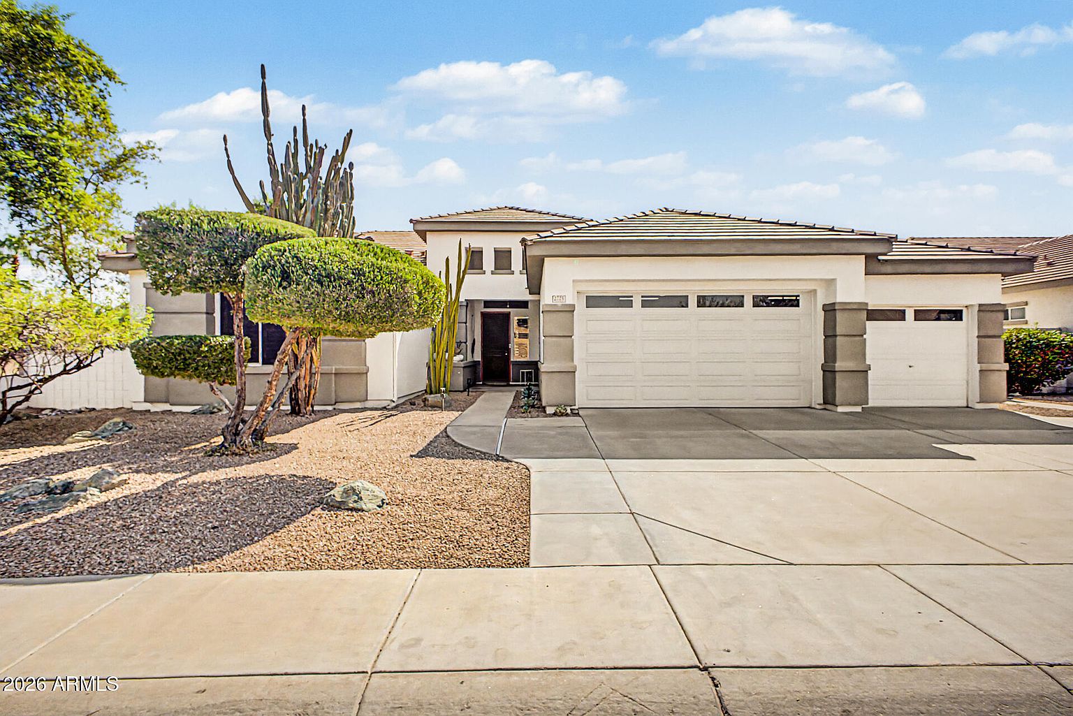 2725 S Sierra St photo 2