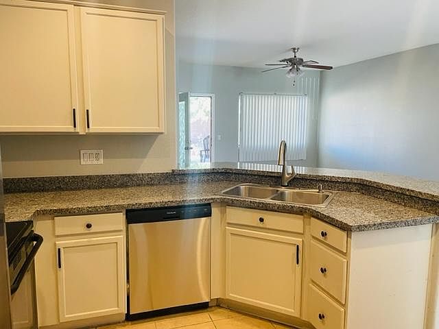 3702 E Longhorn Dr photo 3