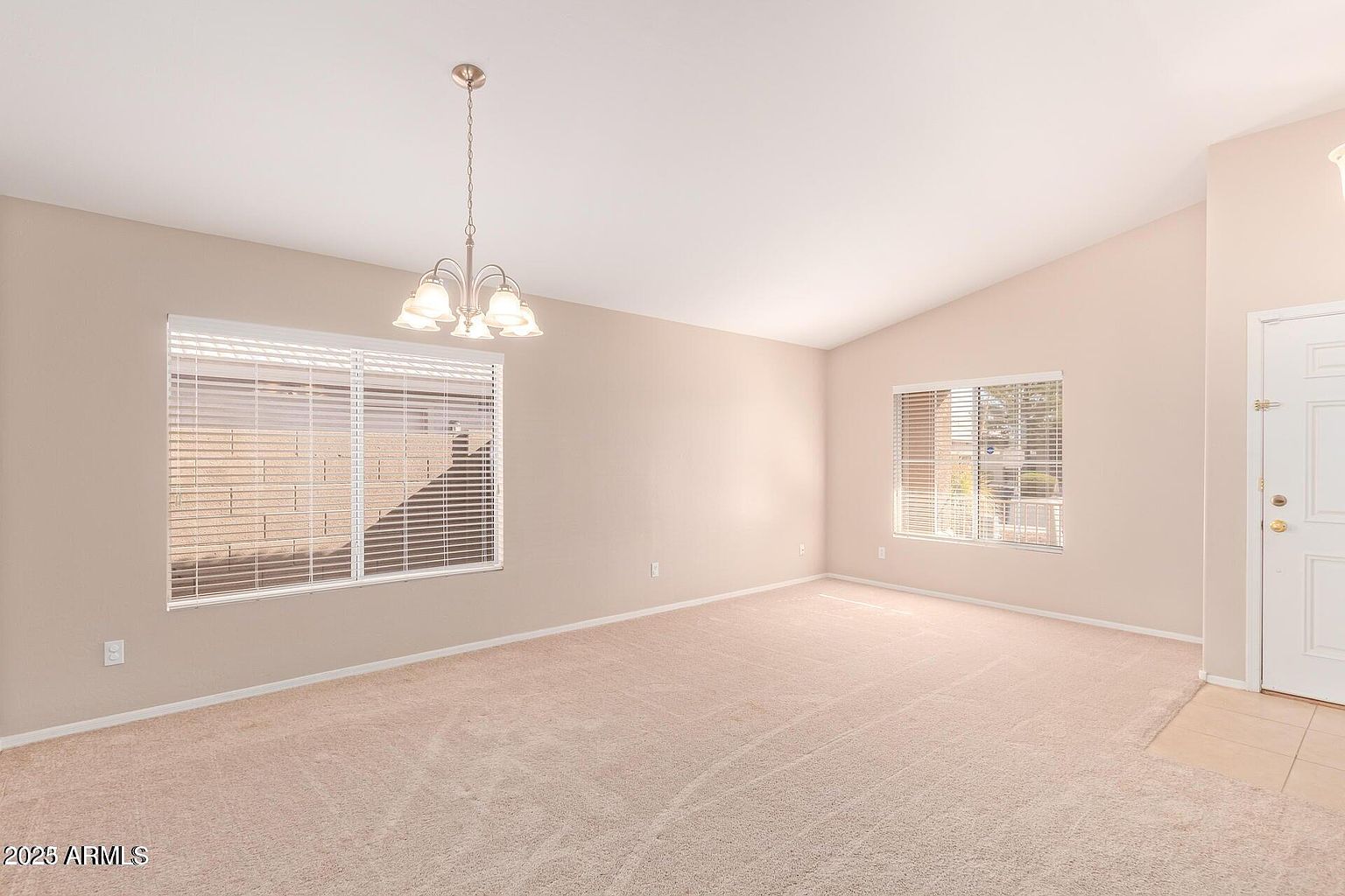 3570 S Moccasin Trail Gilbert, AZ 85297 photo 4