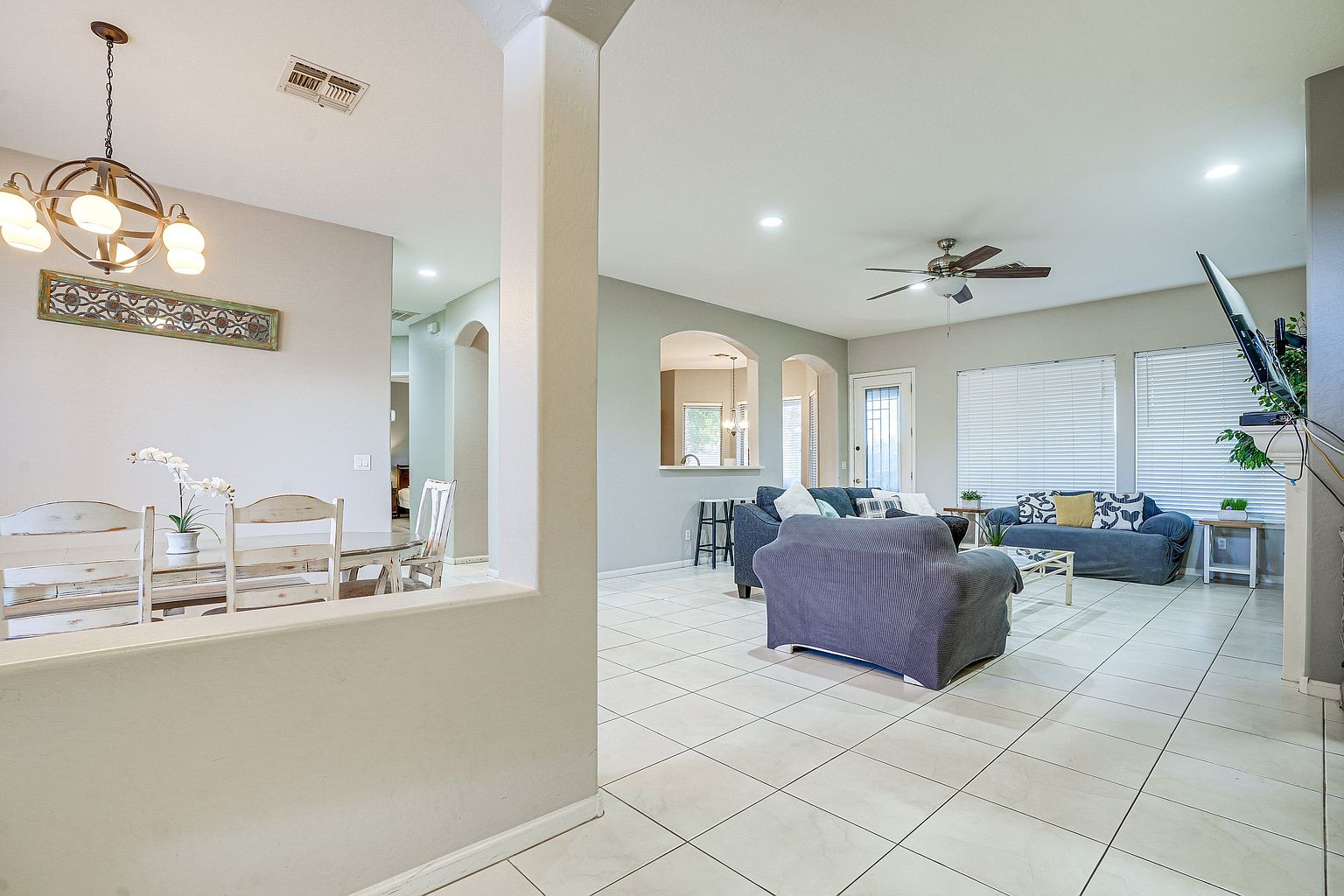 13387 W Coronado Rd photo 4