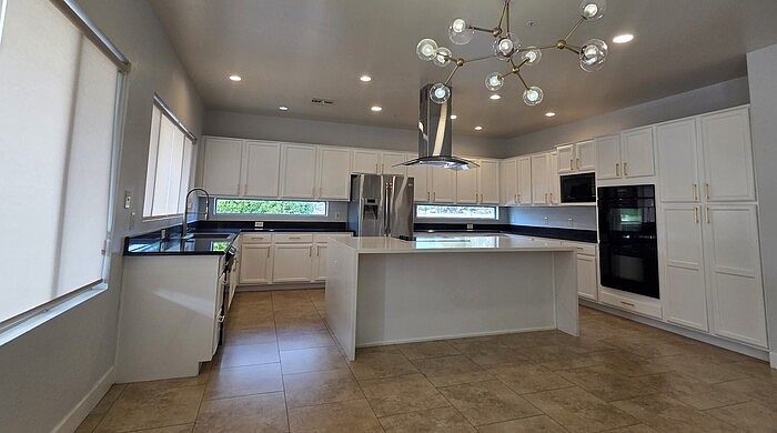 8231 West Electra Lane, Peoria, AZ 85383 photo 4