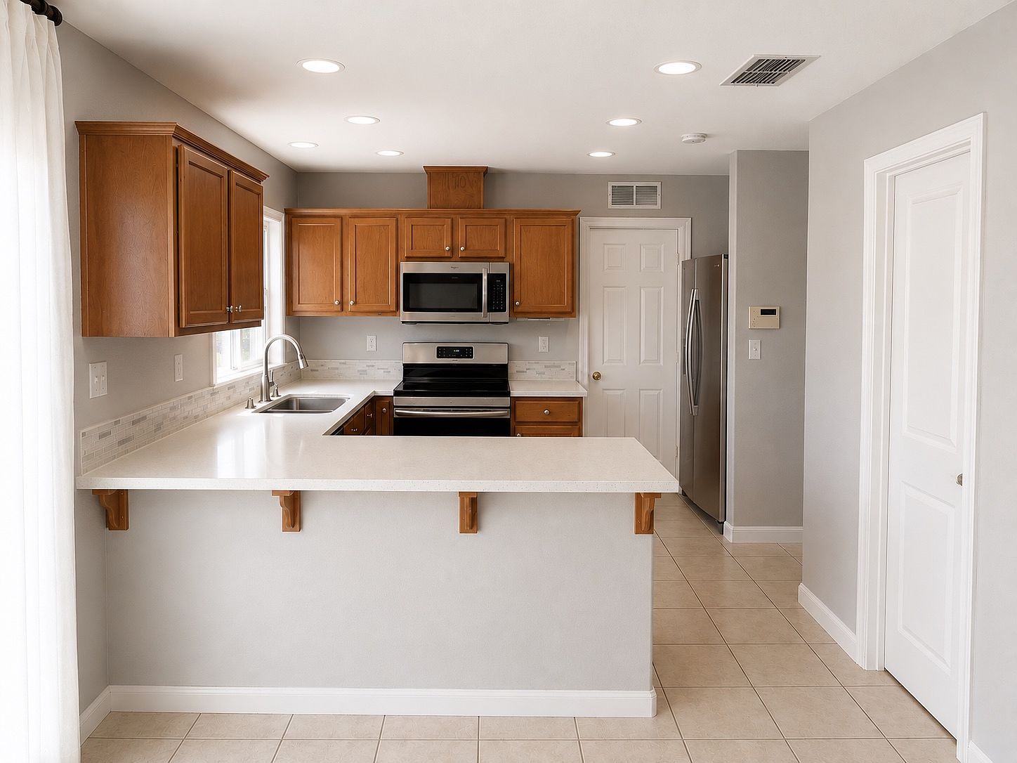 2022 Hedge Ave photo 5