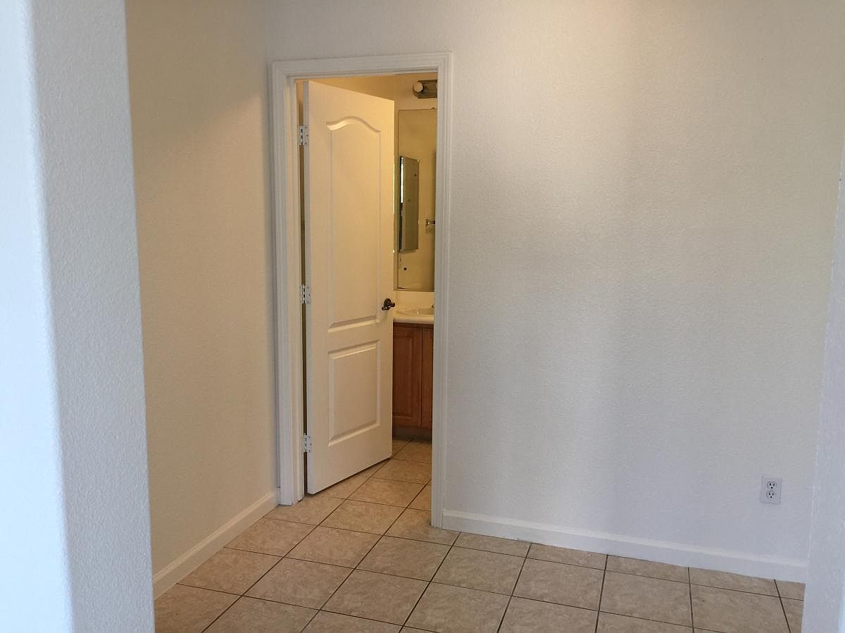 2419 Kaiser Way photo 5