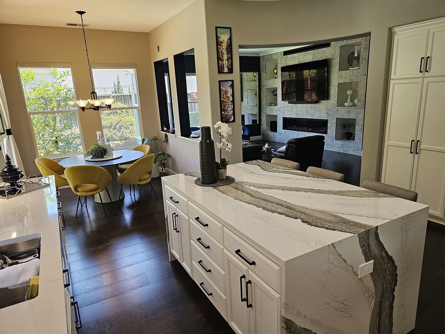 806 Jadecrest Dr photo 3