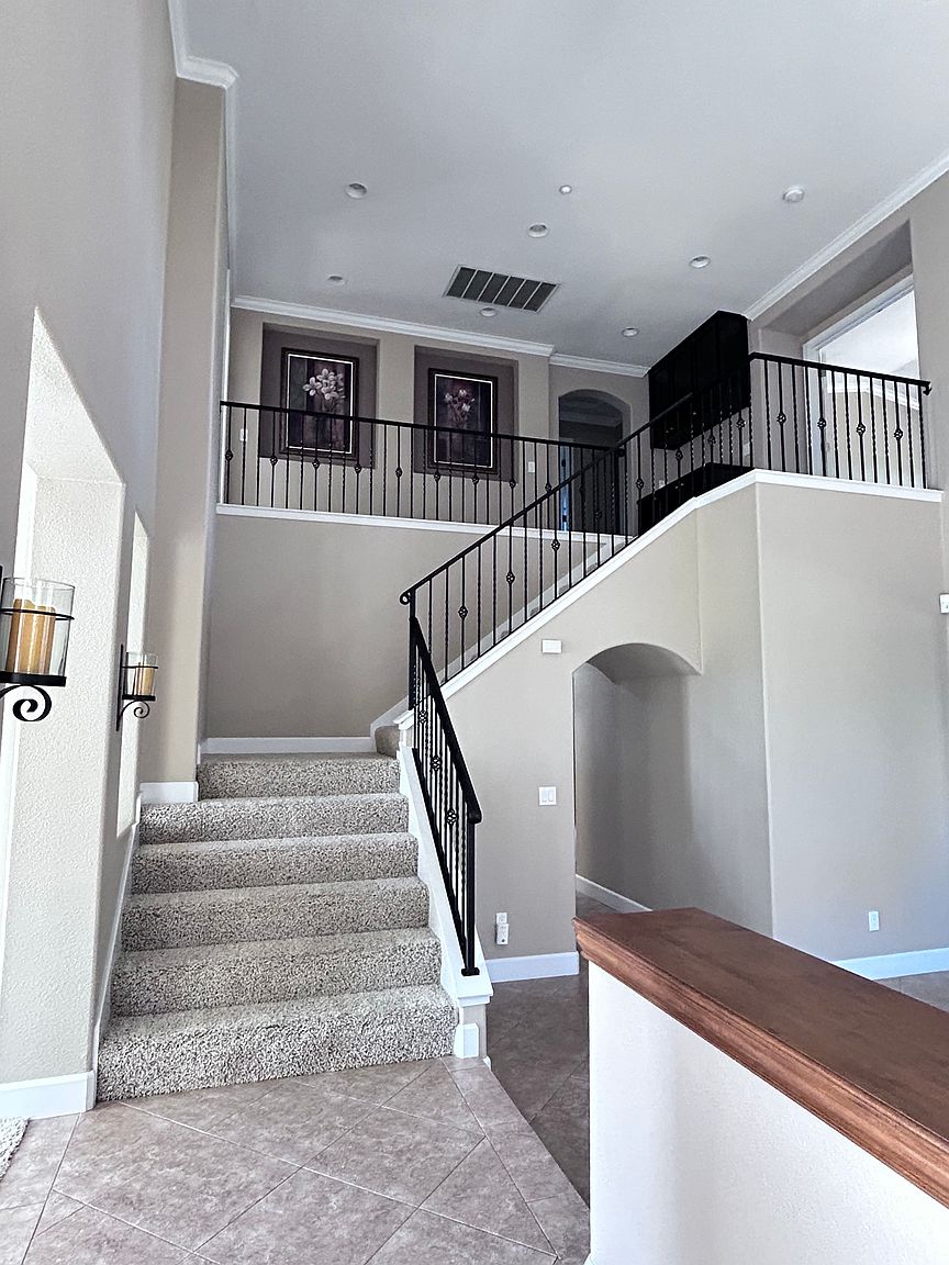 10 Ripley Ln photo 3