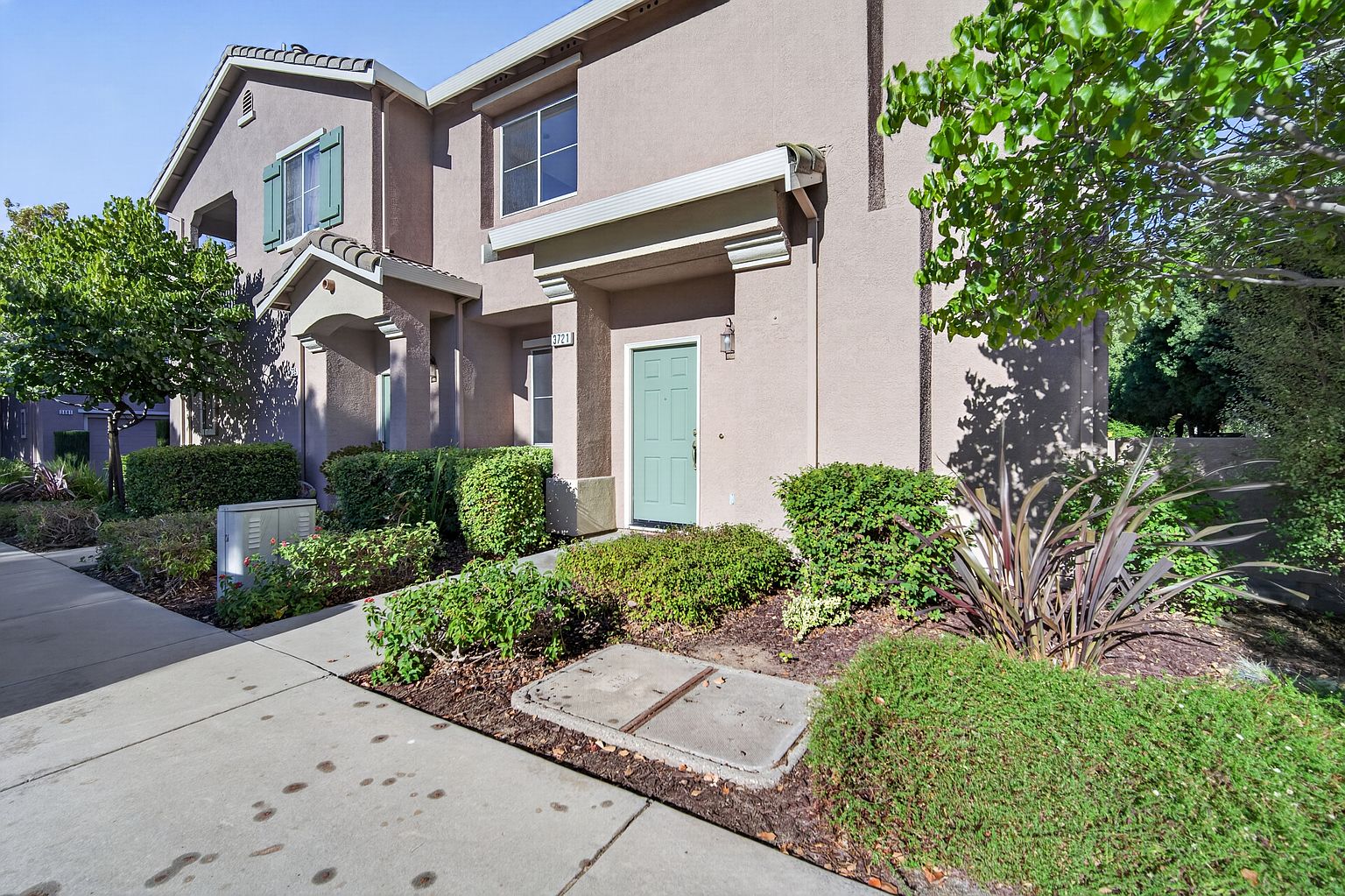 3721 Jasmine Cir photo 2