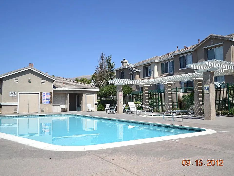 3758 Jasmine Cir photo 2
