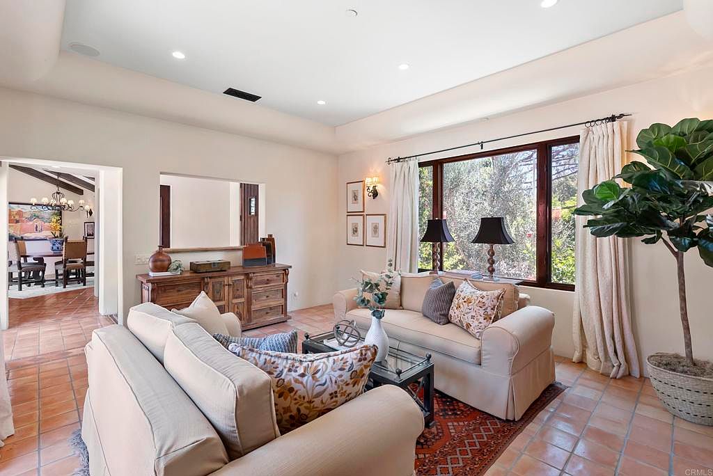 6140 La Granada photo 4