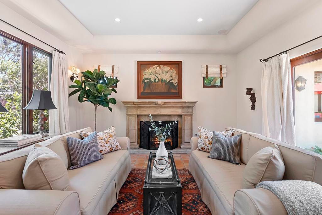 6140 La Granada photo 3