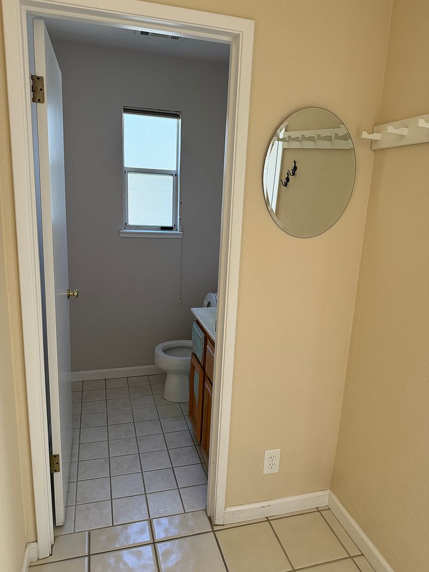 1028 Shetler Ave photo 3