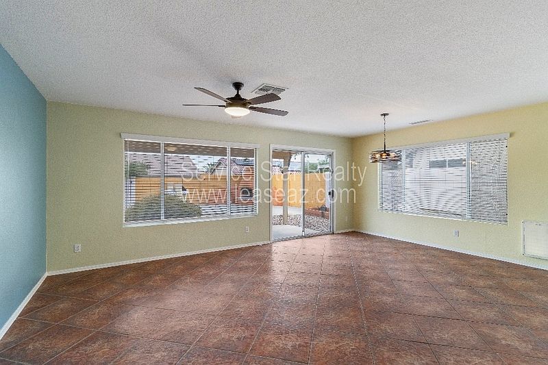 1502 E Maldonado Dr photo 5