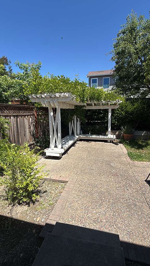 308 Winemaker Way photo 3