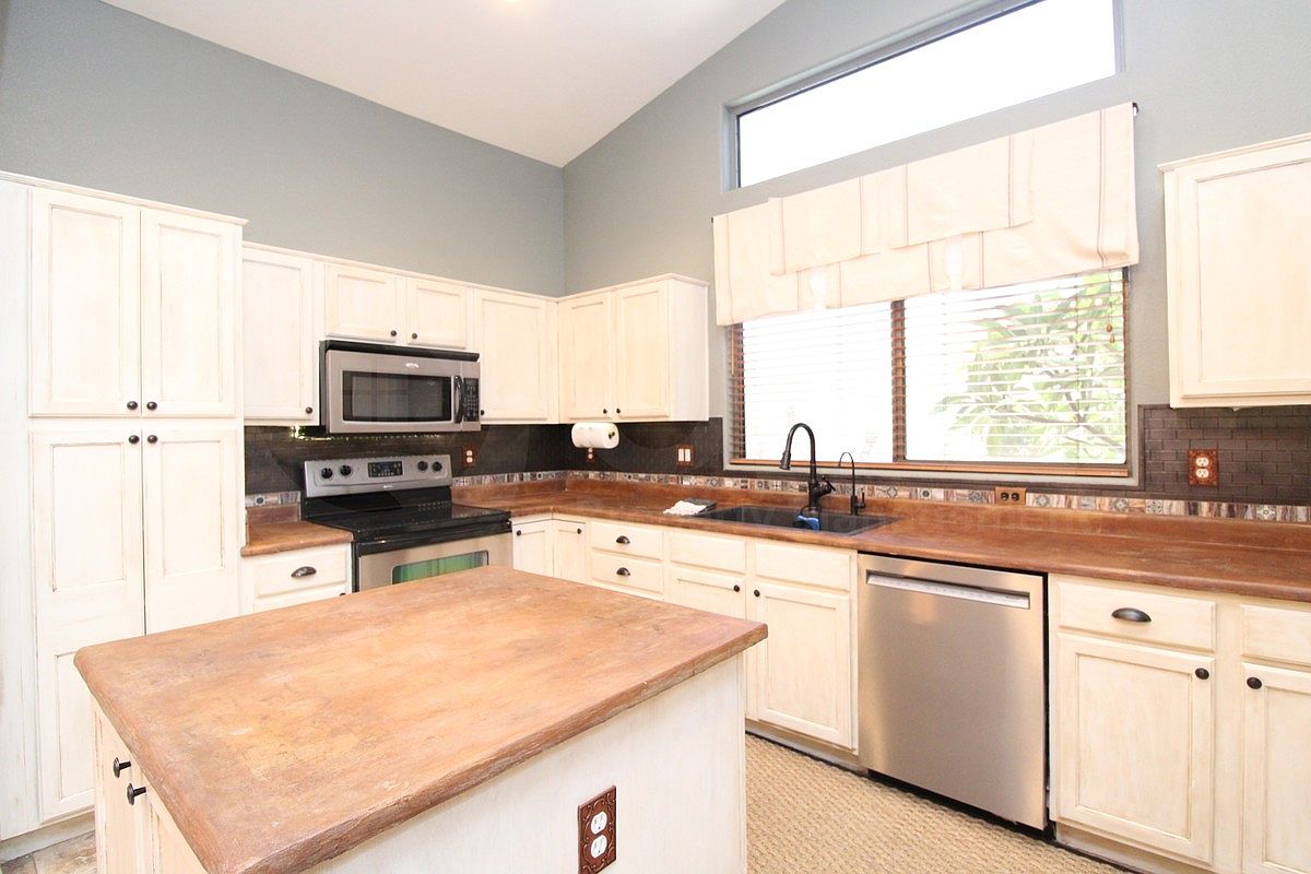9112 E Hillview Cir photo 3