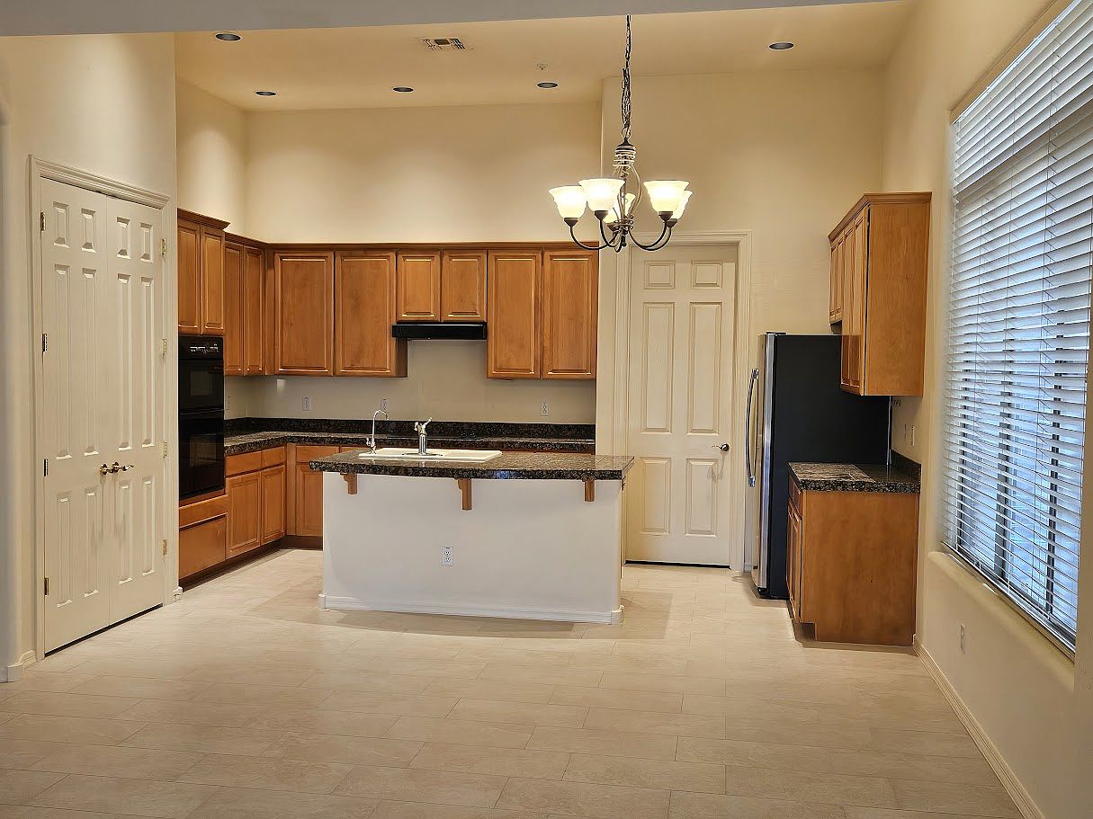 8443 E Windrunner Dr photo 2