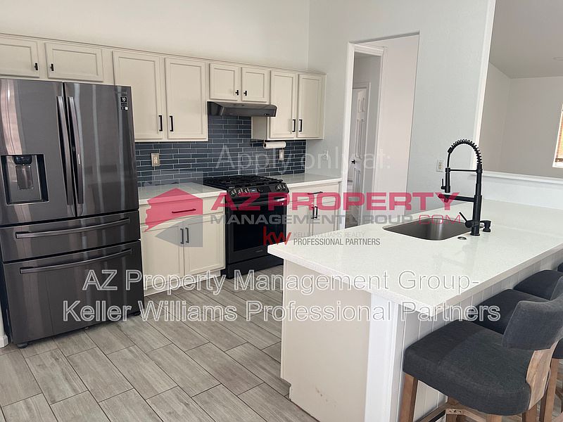 2447 S 80th Ln photo 3