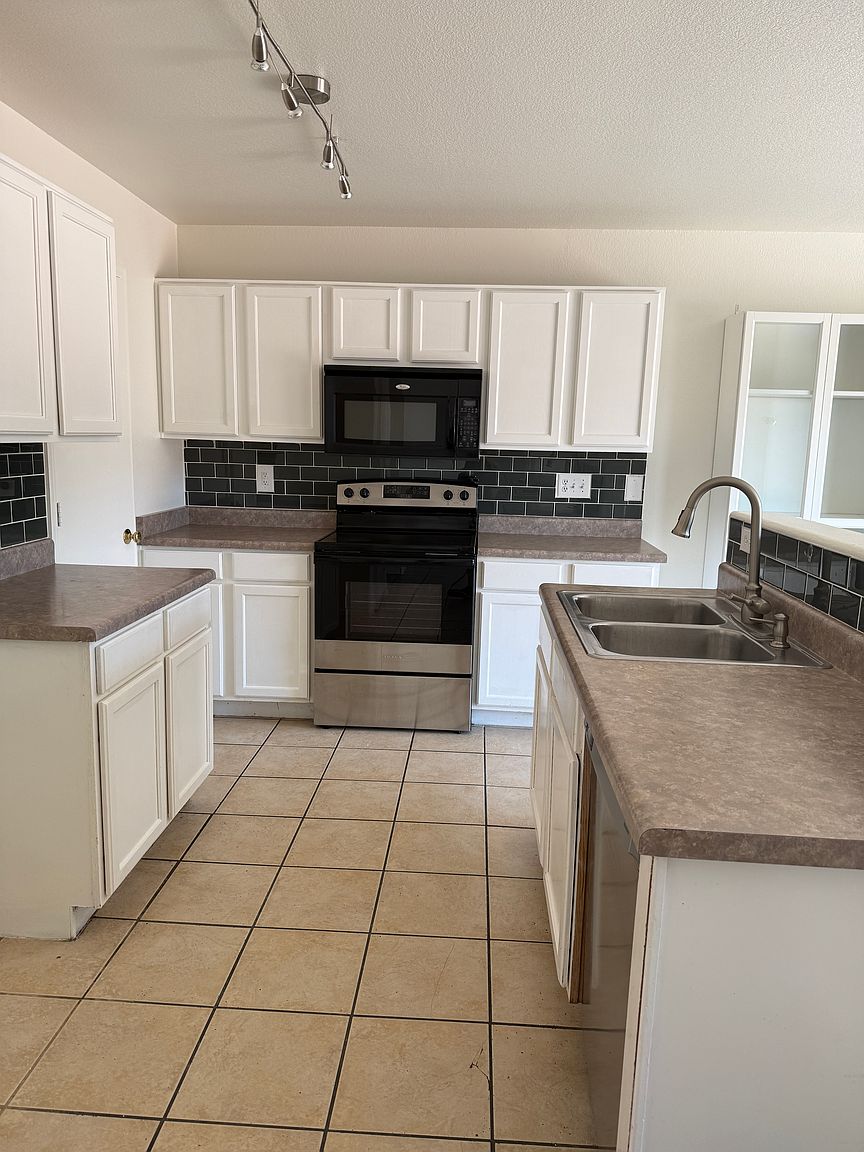 7130 W Toronto Way photo 3