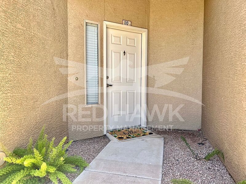 1335 E June St photo 3