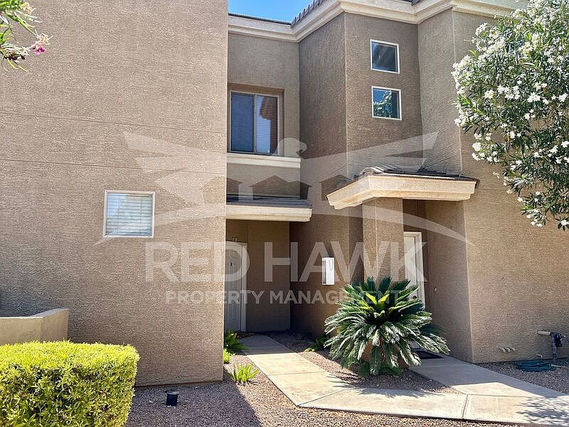 1335 E June St photo 2