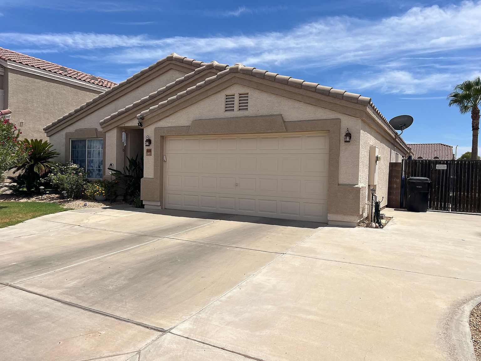 11185 W Ashley Chantil Dr Surprise, AZ 85378 photo 2