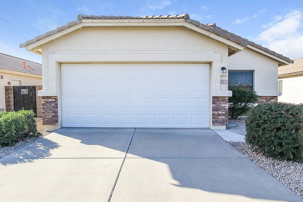 20212 N 34th Pl Phoenix, AZ 85050 photo 2