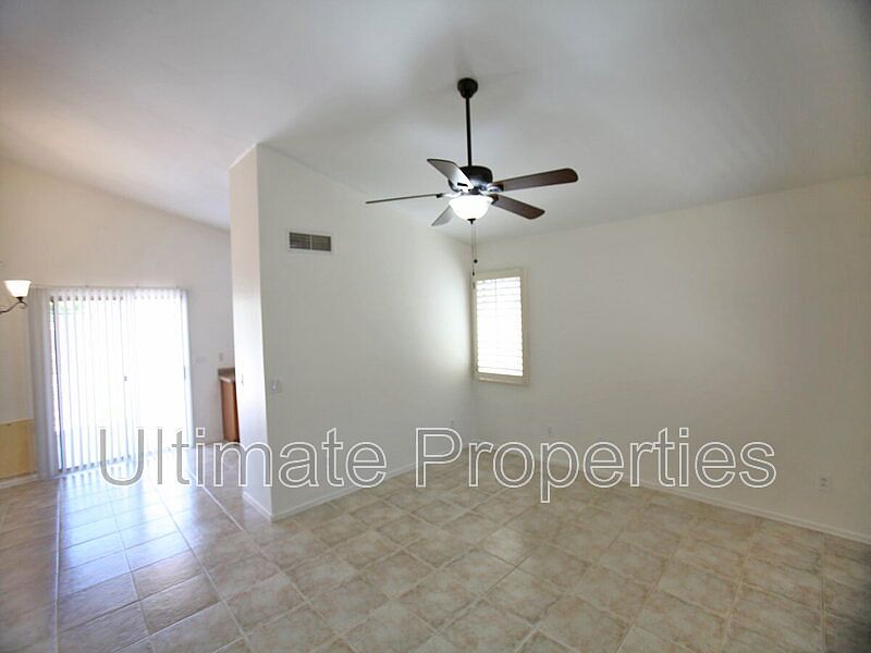 15152 W Elko Dr photo 2