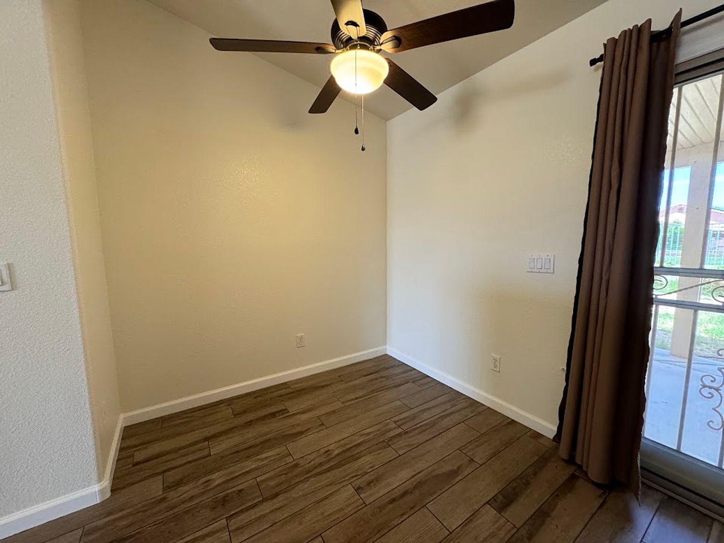 17701 N Woodrose Ave Surprise, AZ 85374 photo 3