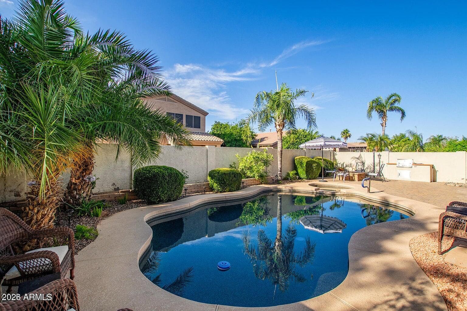 2096 E Riviera Dr photo 4