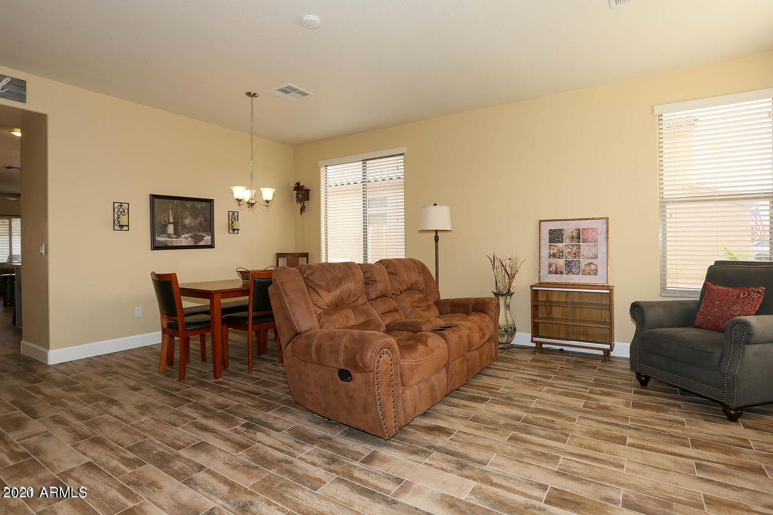 2056 E Riviera Dr photo 4