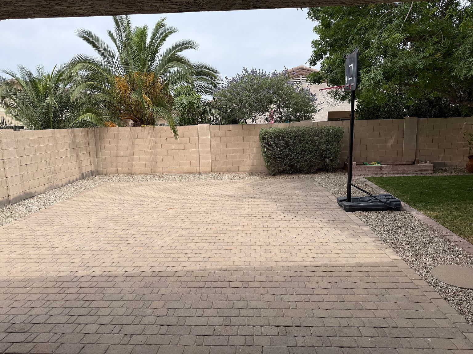 2064 E Indian Wells Dr photo 3
