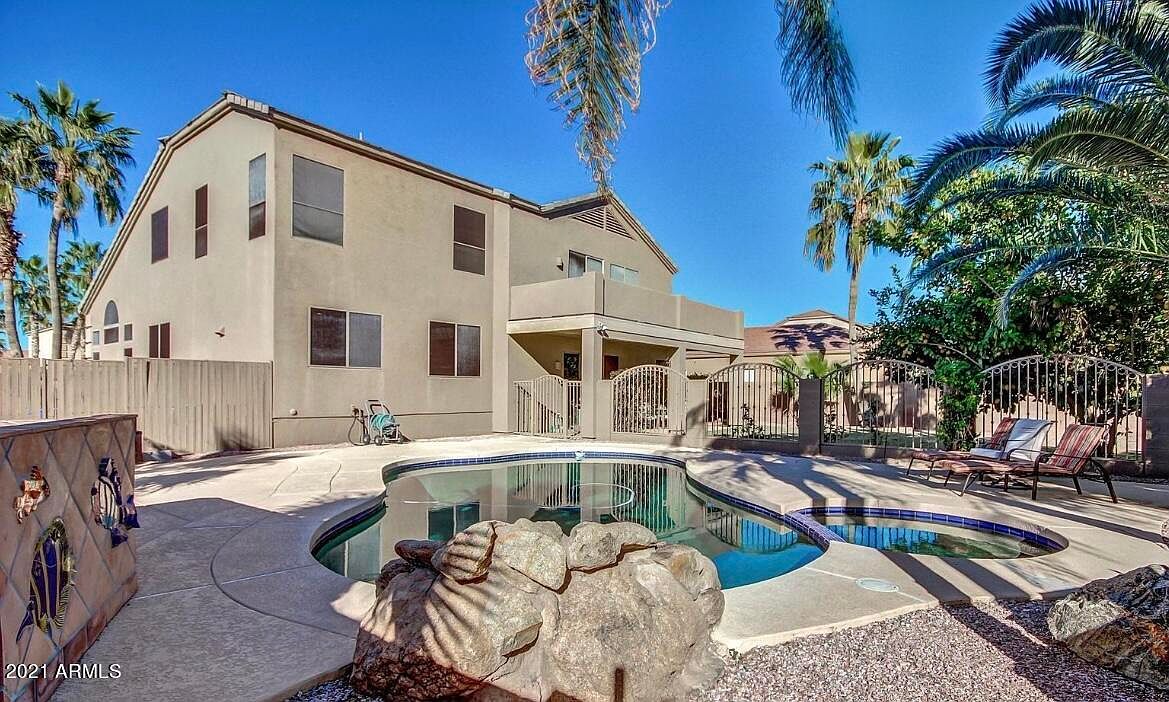 2021 E Desert Inn Dr photo 5